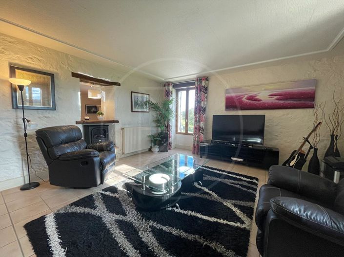 Image No.6-5 Bed House for sale