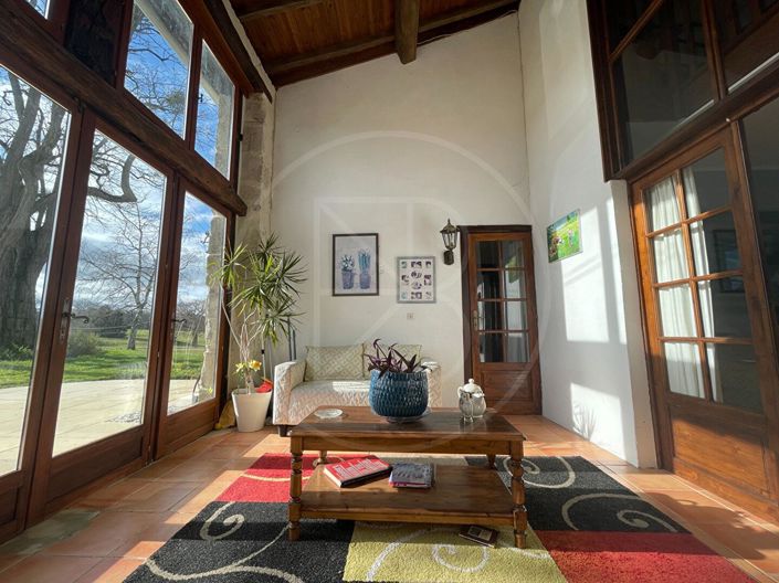 Image No.8-5 Bed House for sale