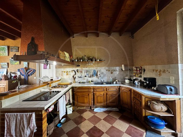 Image No.5-6 Bed House for sale