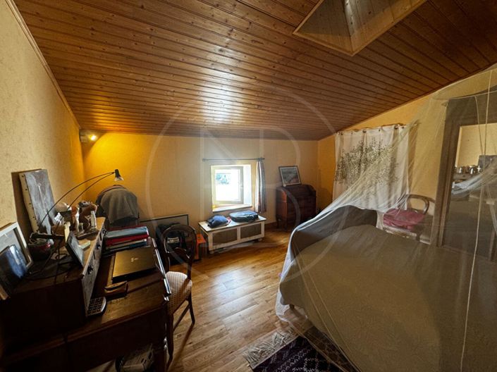 Image No.7-6 Bed House for sale