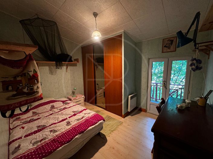 Image No.9-6 Bed House for sale