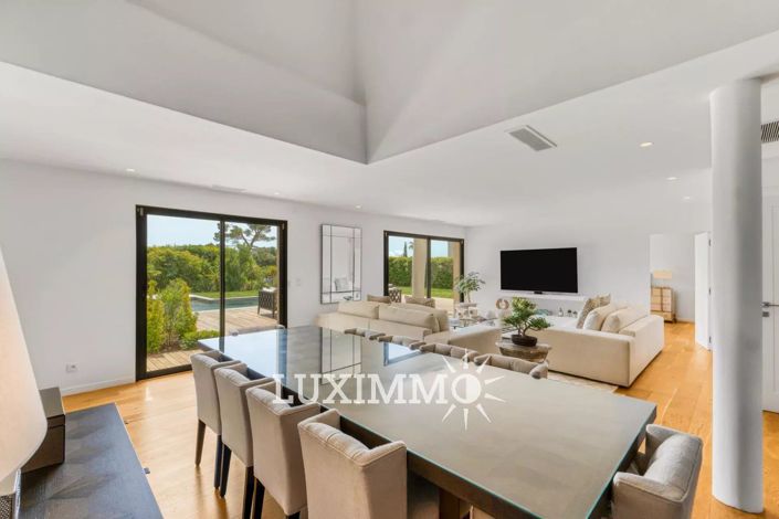 Image No.4-4 Bed House for sale