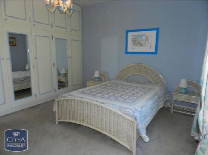 Image No.6-6 Bed House for sale