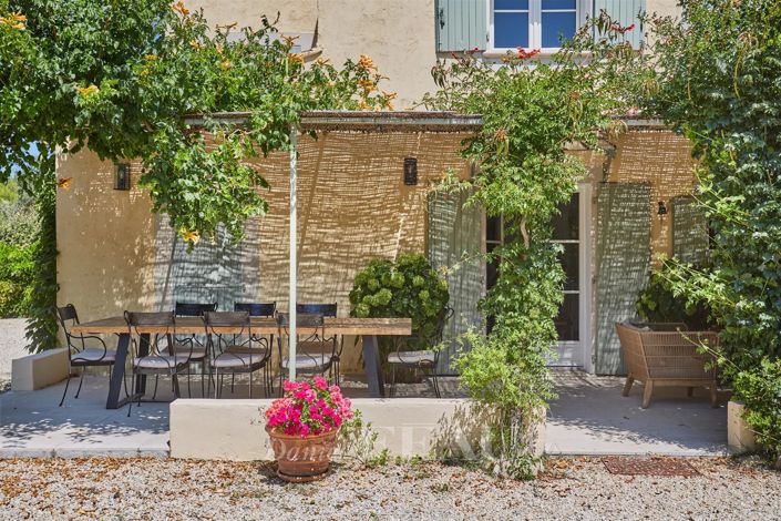 Image No.2-6 Bed House for sale