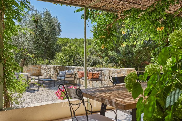 Image No.4-6 Bed House for sale