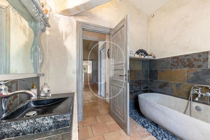 Image No.9-4 Bed House for sale