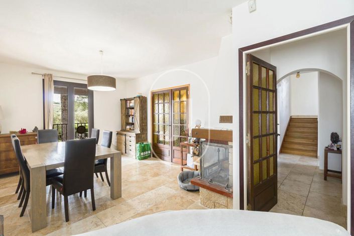 Image No.6-4 Bed House for sale