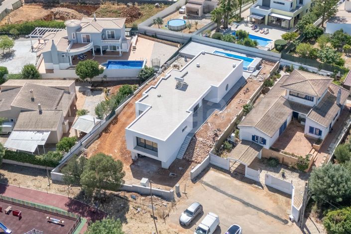 Image No.1-3 Bed House for sale