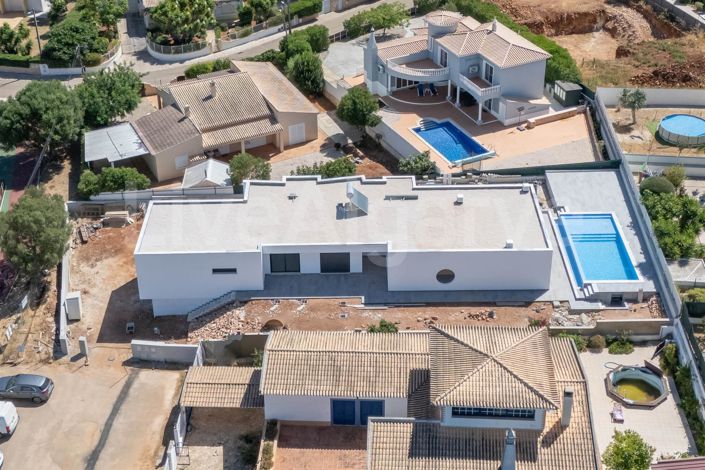 Image No.15-3 Bed House for sale