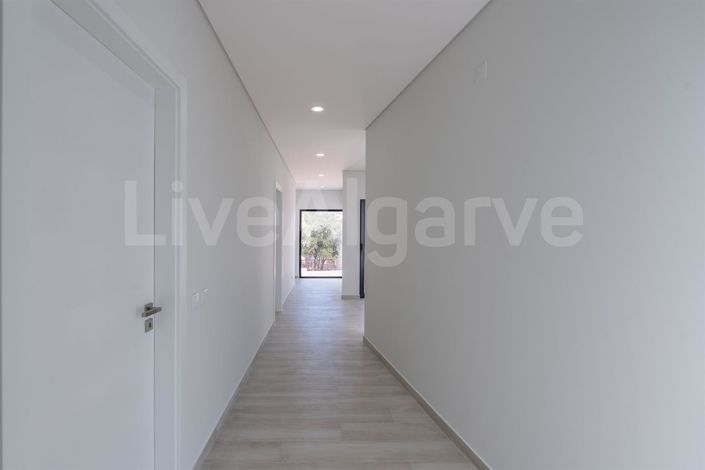 Image No.16-3 Bed House for sale