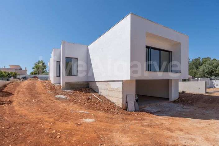 Image No.28-3 Bed House for sale
