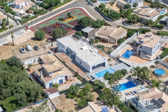 Image No.3-3 Bed House for sale