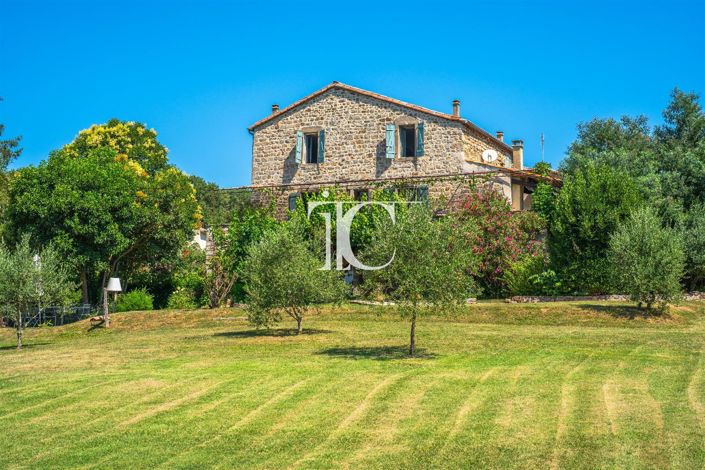 Image No.1-9 Bed House for sale