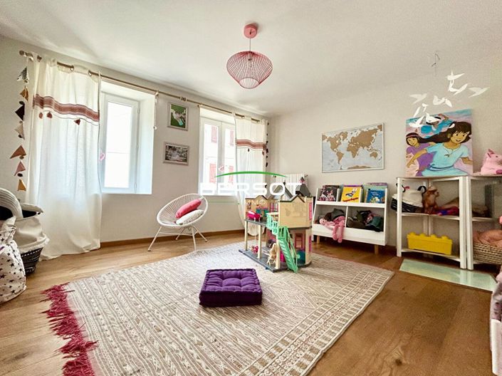 Image No.11-4 Bed House for sale