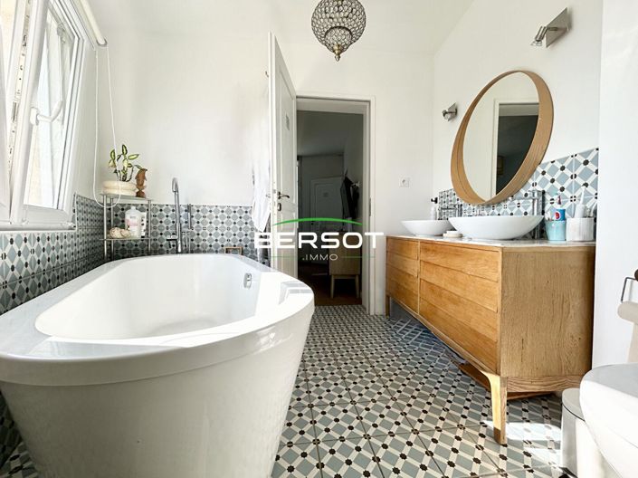 Image No.14-4 Bed House for sale