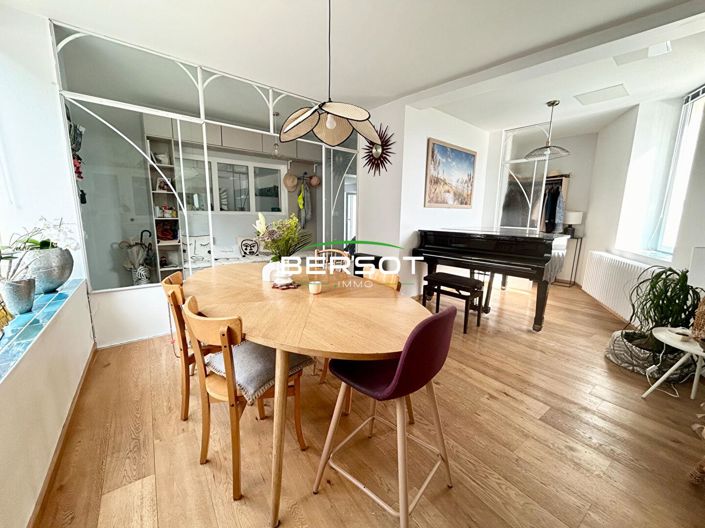 Image No.15-4 Bed House for sale