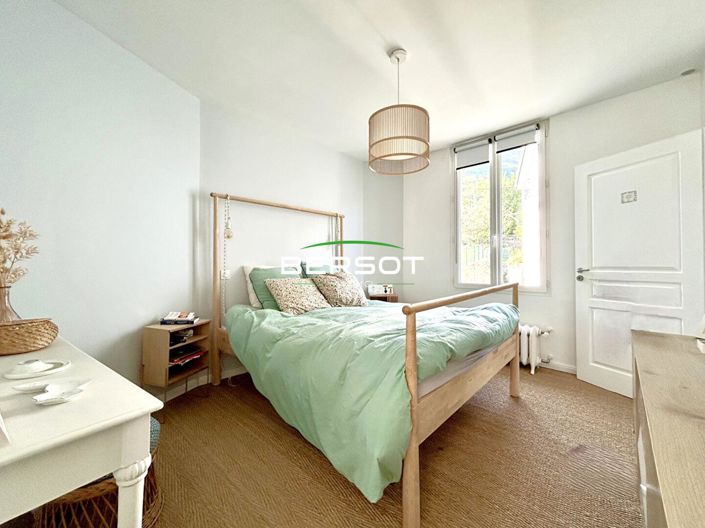 Image No.16-4 Bed House for sale