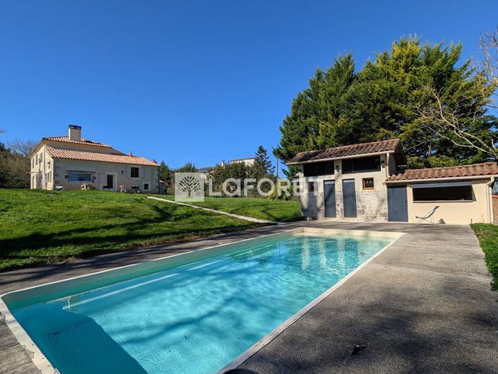 Image No.2-5 Bed House for sale