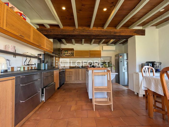 Image No.8-5 Bed House for sale