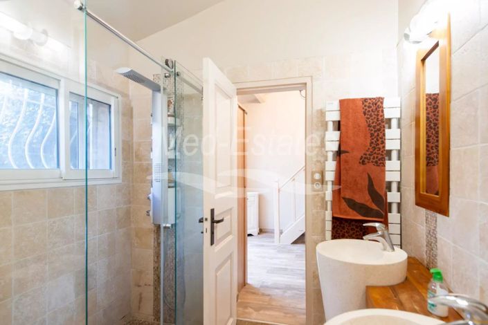 Image No.15-3 Bed House for sale