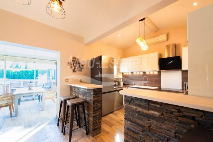 Image No.5-3 Bed House for sale