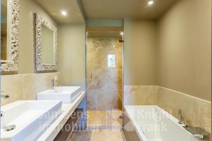 Image No.7-Maison de 6 chambres à vendre à Bonnieux