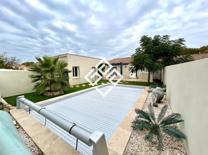 Image No.1-4 Bed House for sale