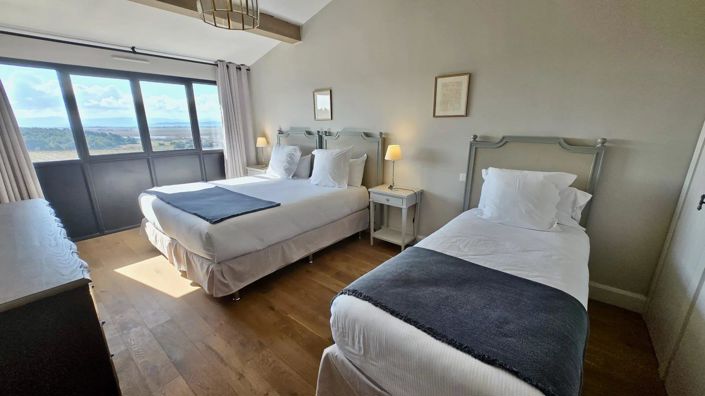 Image No.10-3 Bed House for sale