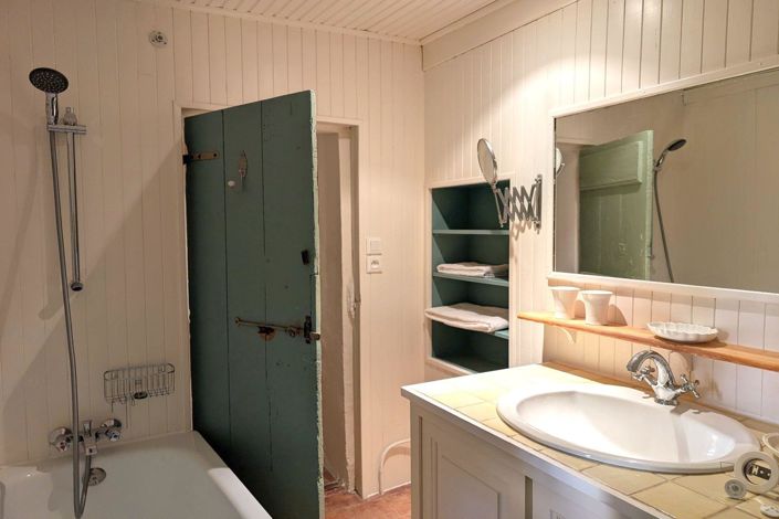 Image No.12-2 Bed Apartment for sale