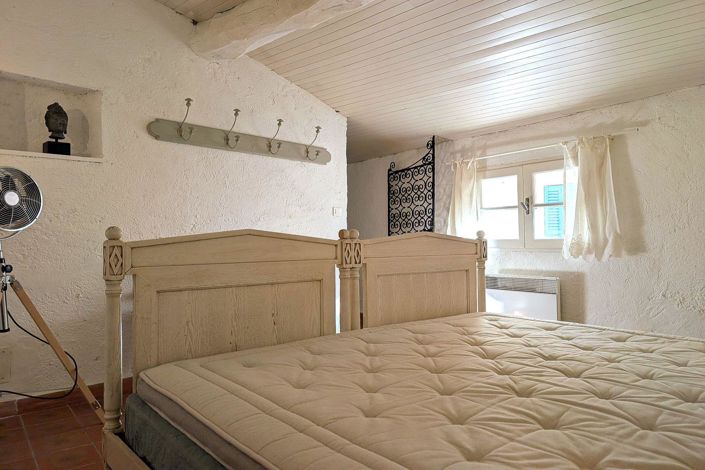 Image No.20-2 Bed Apartment for sale