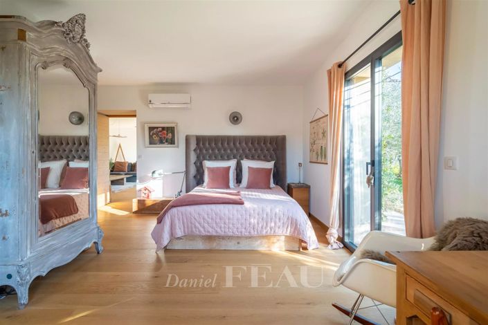 Image No.15-4 Bed House for sale