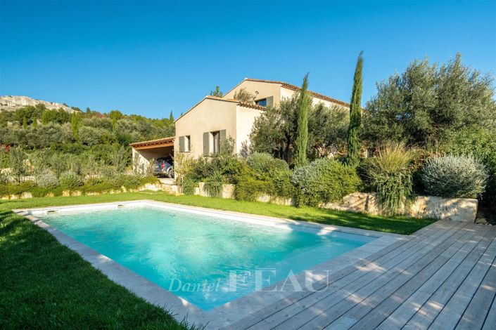 Image No.2-4 Bed House for sale