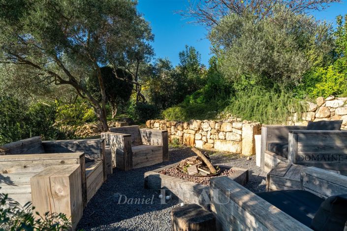 Image No.6-4 Bed House for sale