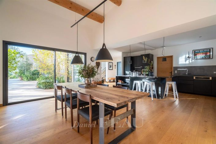 Image No.8-4 Bed House for sale