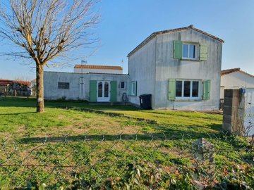 1 - Arces, House