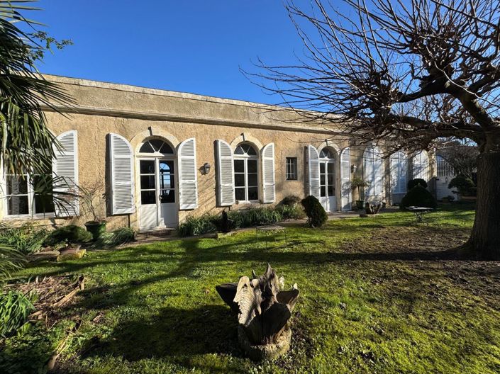 Image No.1-4 Bed House for sale