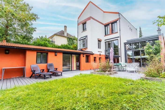 Image No.1-4 Bed House for sale