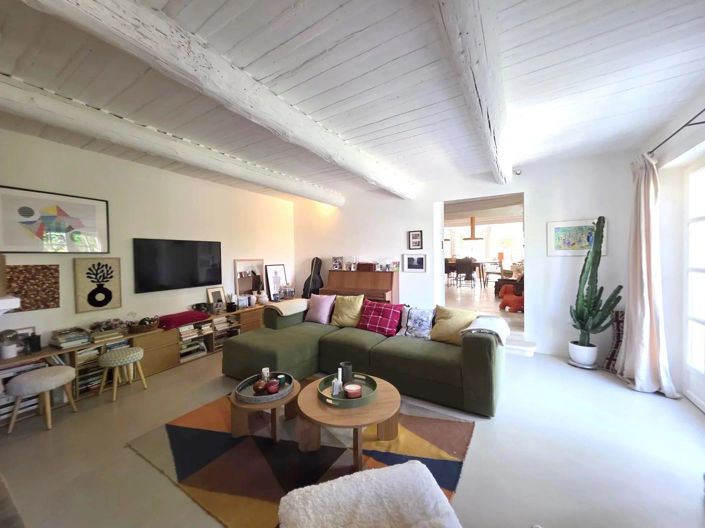 Image No.10-3 Bed House for sale