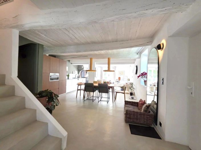 Image No.11-3 Bed House for sale