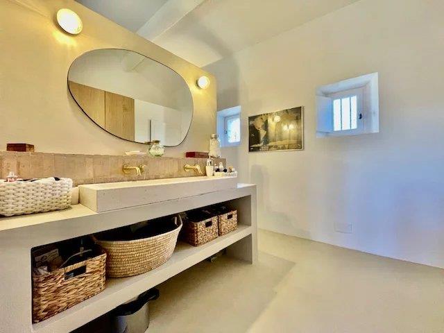 Image No.15-3 Bed House for sale