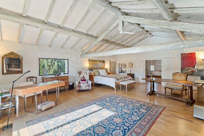 Image No.18-6 Bed House for sale