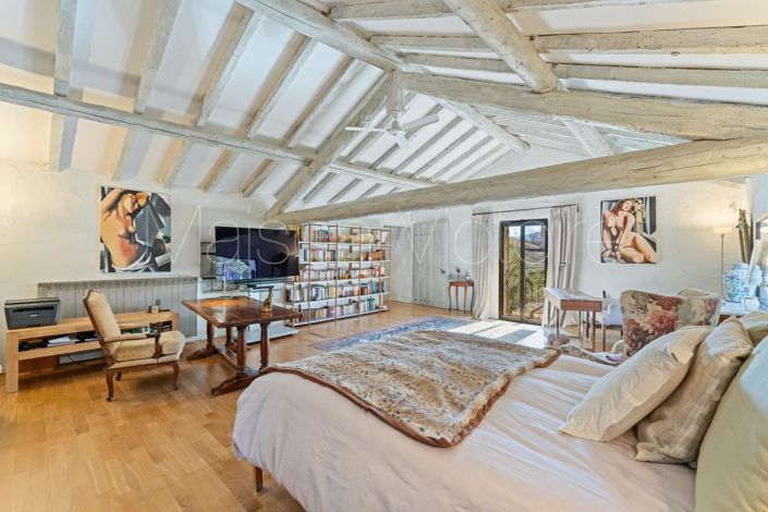 Image No.19-6 Bed House for sale