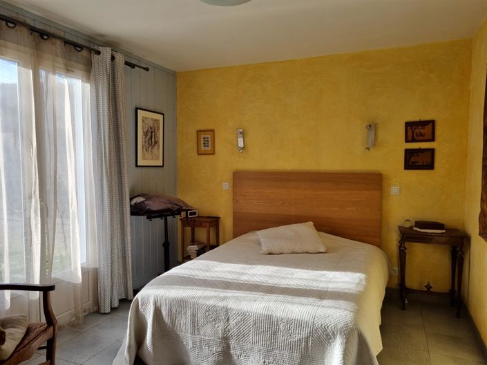 Image No.19-3 Bed House for sale