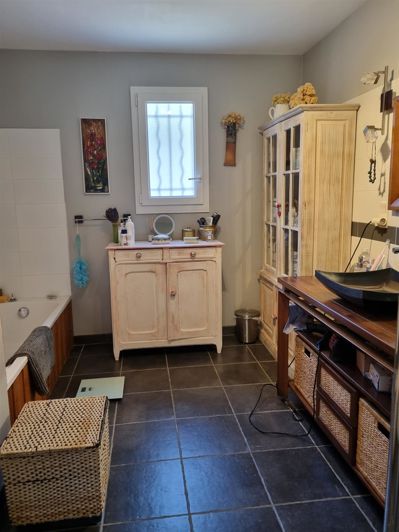 Image No.20-3 Bed House for sale