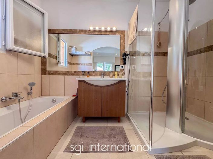 Image No.12-3 Bed House for sale