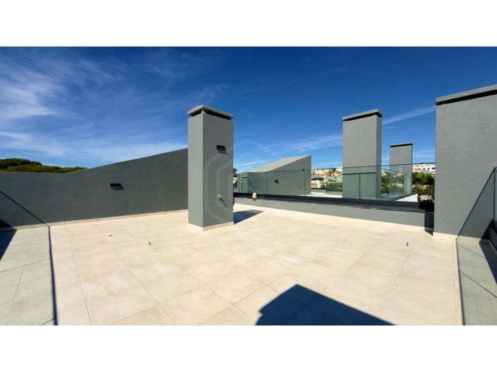 Image No.30-4 Bed House for sale