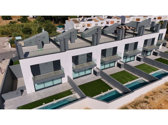Image No.41-4 Bed House for sale