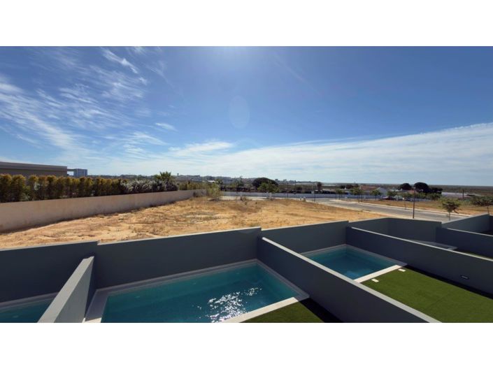 Image No.45-4 Bed House for sale