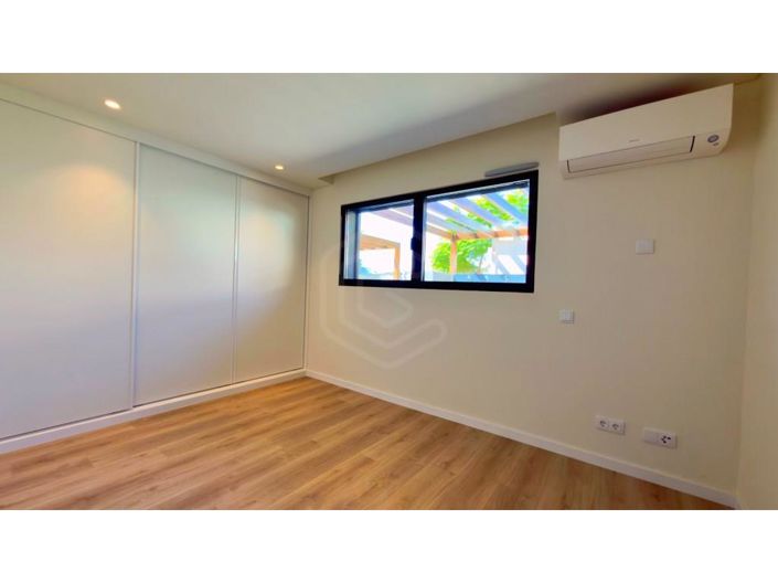 Image No.18-4 Bed House for sale