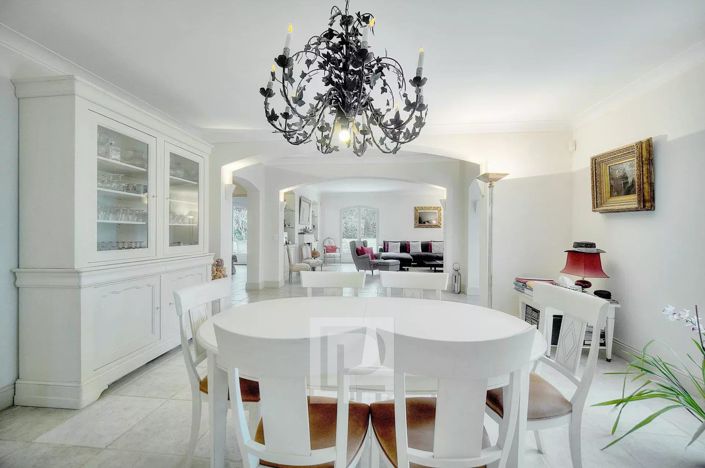 Image No.12-6 Bed House for sale